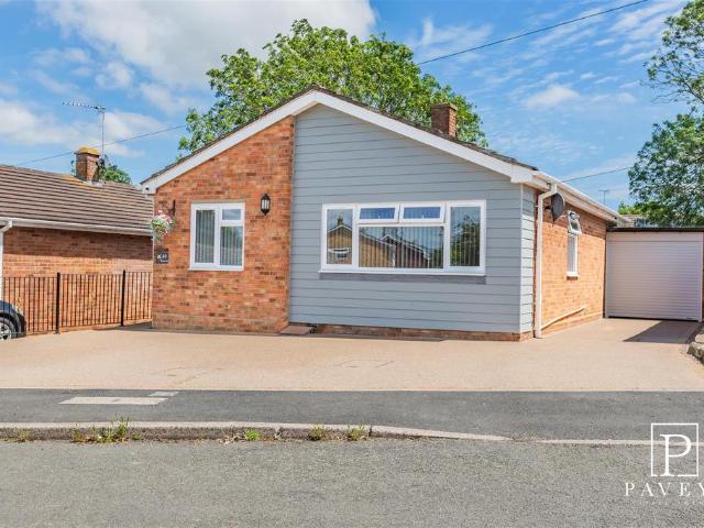 Bungalow for sale in Frinton and Walton, Dale Hill