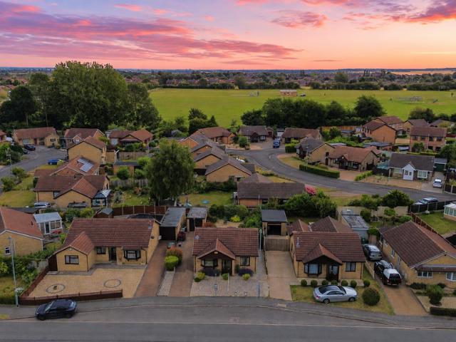 Bungalow for sale in Glebe Park, Brayford