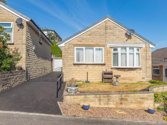 Bungalow for sale in Carlinghow, West Yorkshire
