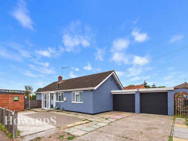 Bungalow for sale in Carlton Colville, East Suffolk