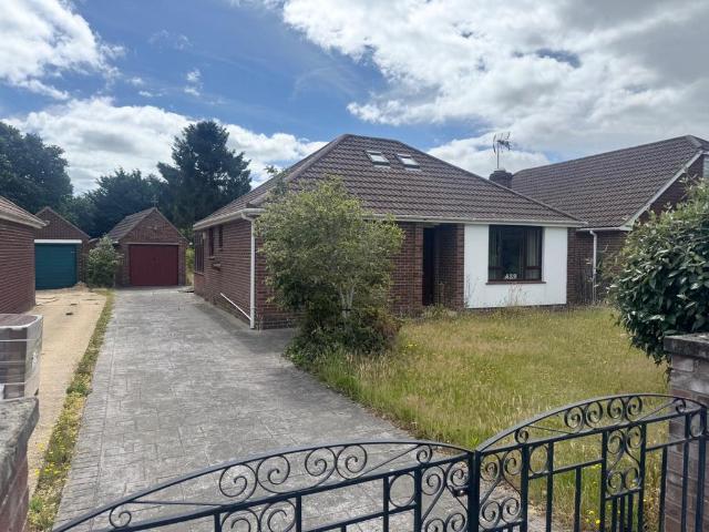 Bungalow for sale in Ashurst Bridge, Hampshire