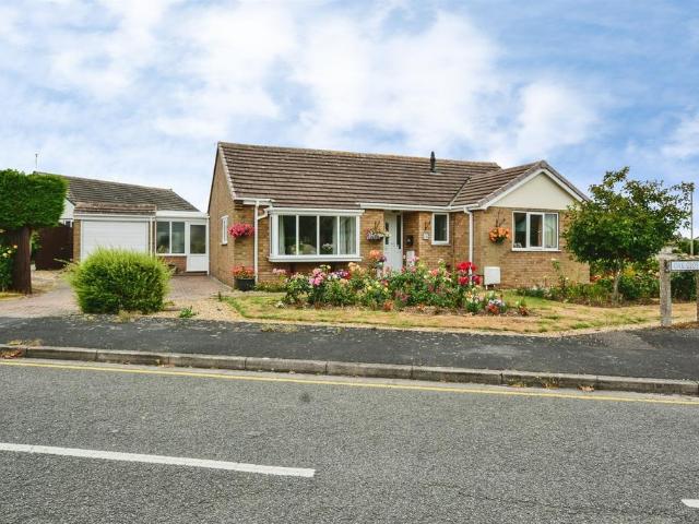 Bungalow for sale in Belleau, Lincolnshire