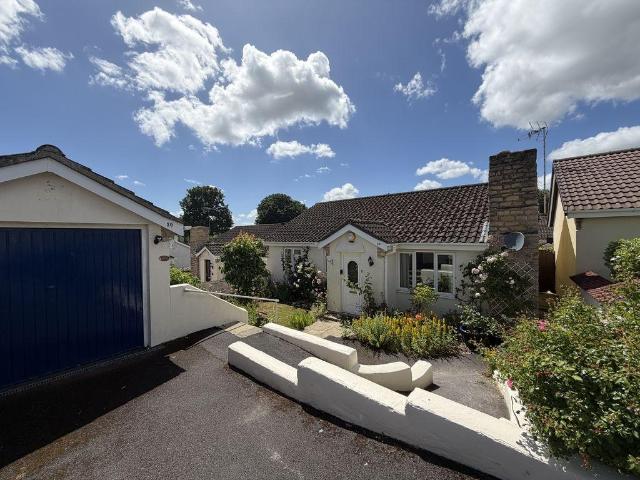 Bungalow for sale in Calne