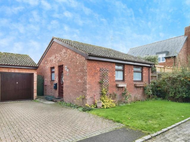 Bungalow for sale in Steeple Claydon, Buckinghamshire