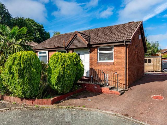 Bungalow for sale in Murdishaw, Halton