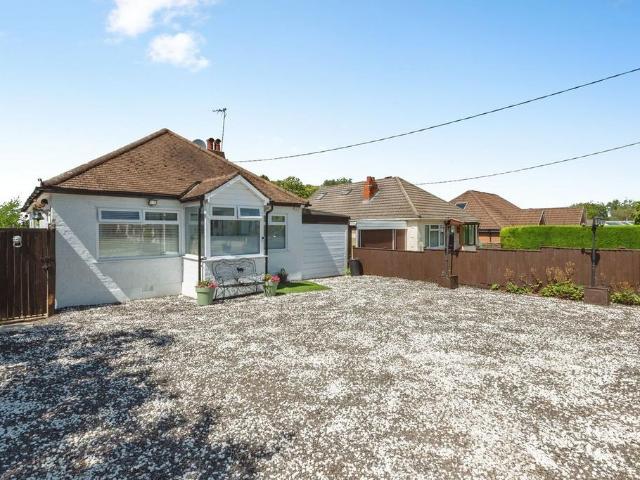 Bungalow for sale in The Butts, Kent