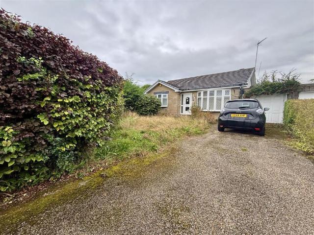Bungalow for sale in Town End, Bradford