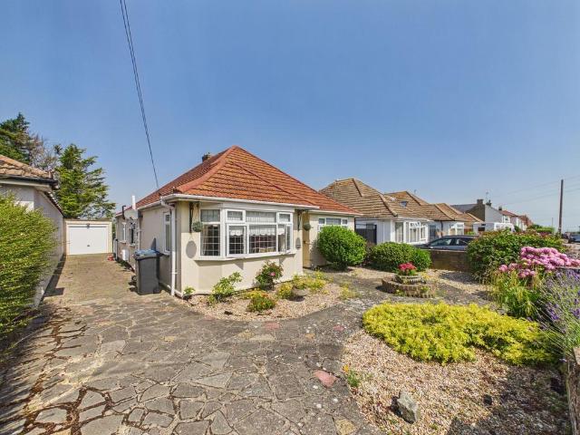 Bungalow for sale in Acol, Kent