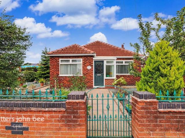 Bungalow for sale in Hammond Street