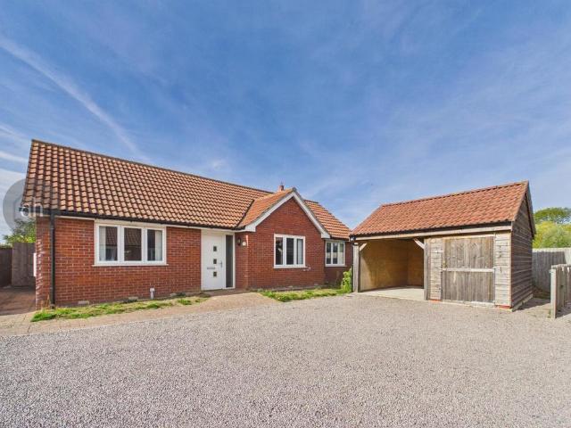 Bungalow for sale in Bedingfield, Suffolk
