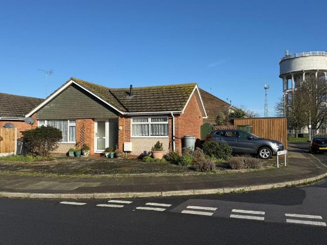 Bungalow for sale in Westwood, Acol