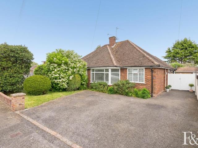 Bungalow for sale in Highway, Maidenhead