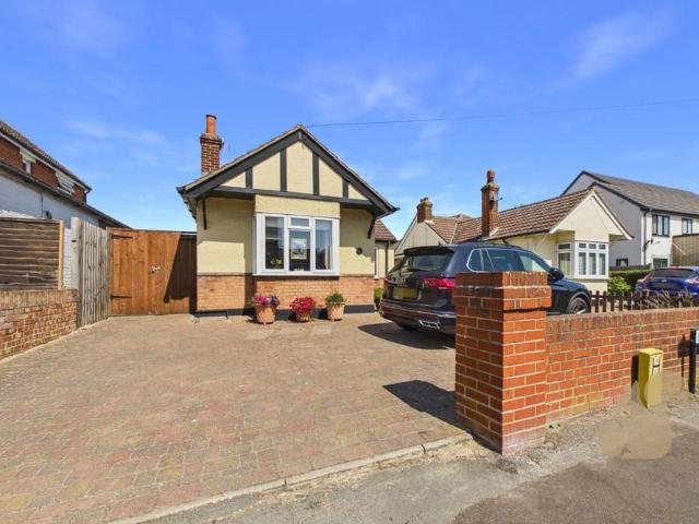 Bungalow for sale in Fordham Heath, Essex