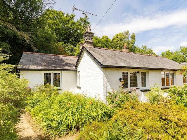 Bungalow for sale in The Butts, Kent