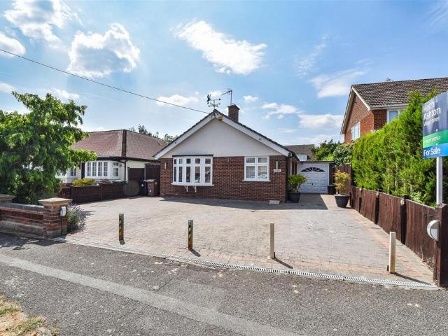 Bungalow for sale in Blackmore, Hook End and Wyatts Green, Navestock Side