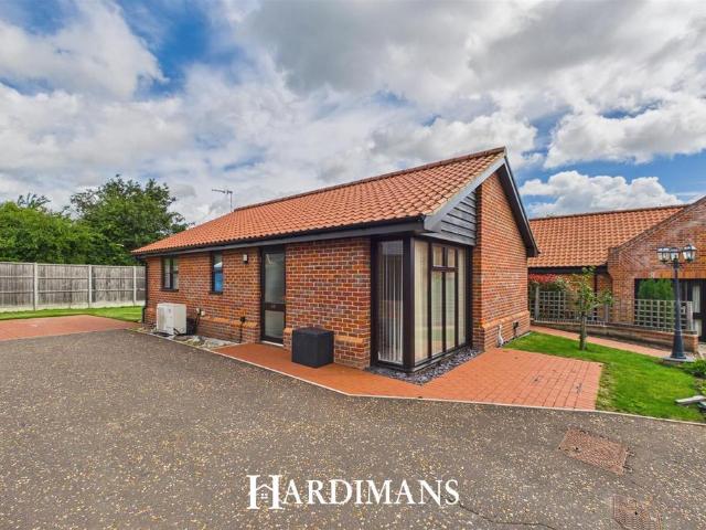 Bungalow for sale in Eastbridge, Suffolk