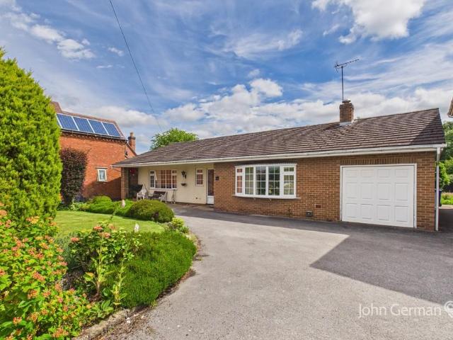 Bungalow for sale in Beamhurst, Staffordshire
