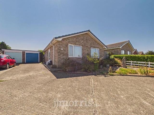 Bungalow for sale in Y Ferwig, Wales