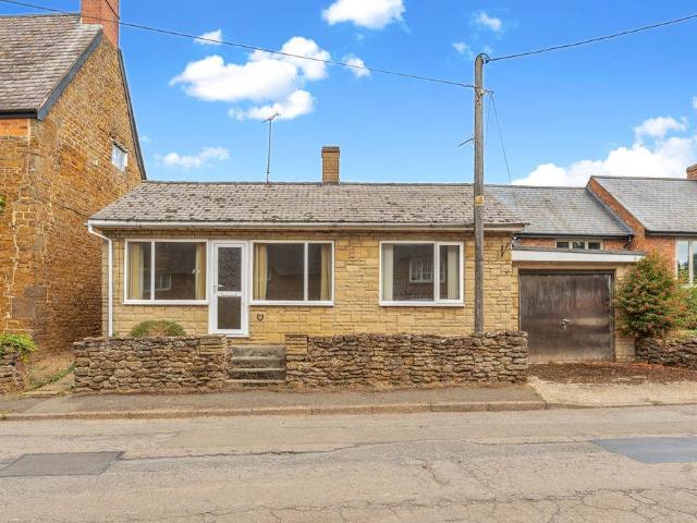 Bungalow for sale in Chipping Warden, Northamptonshire