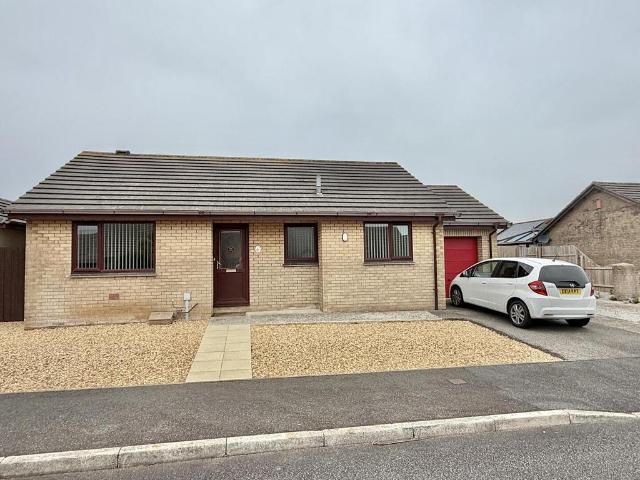 Bungalow for sale in Broad Lane, Pool