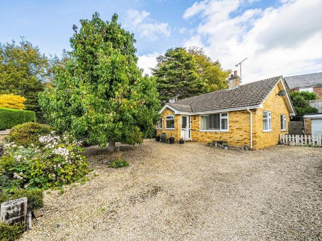 Bungalow for sale in Potterne