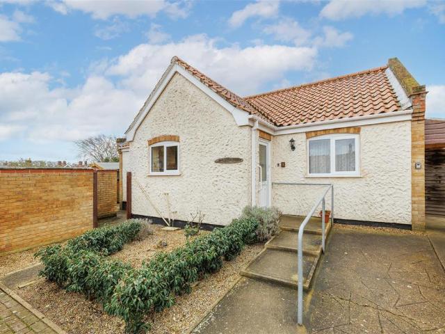Bungalow for sale in Eastbridge, Suffolk