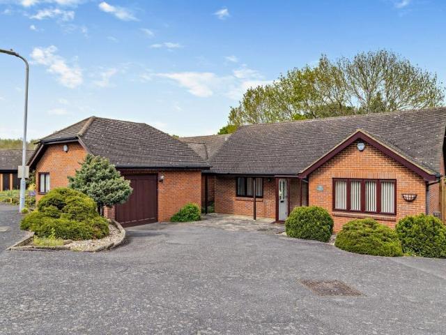 Bungalow for sale in Greater London