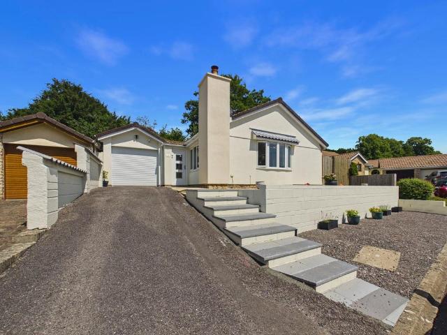 Bungalow for sale in Calne