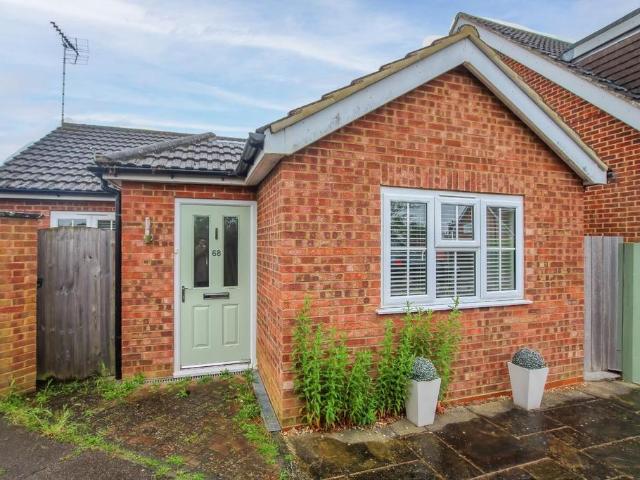 Bungalow for sale in Burcott, Buckinghamshire