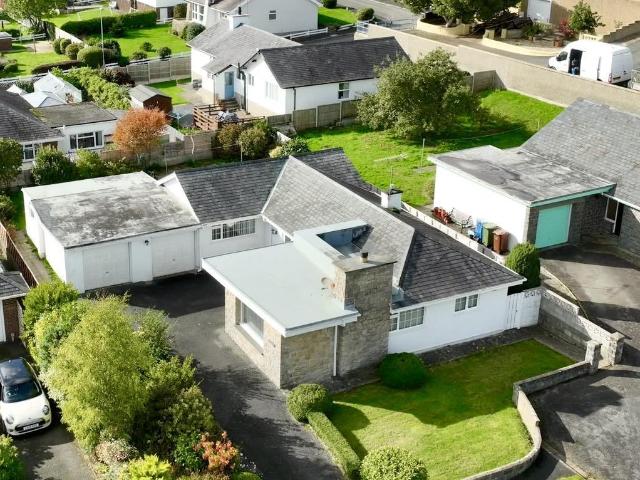 Bungalow for sale in Pwllheli