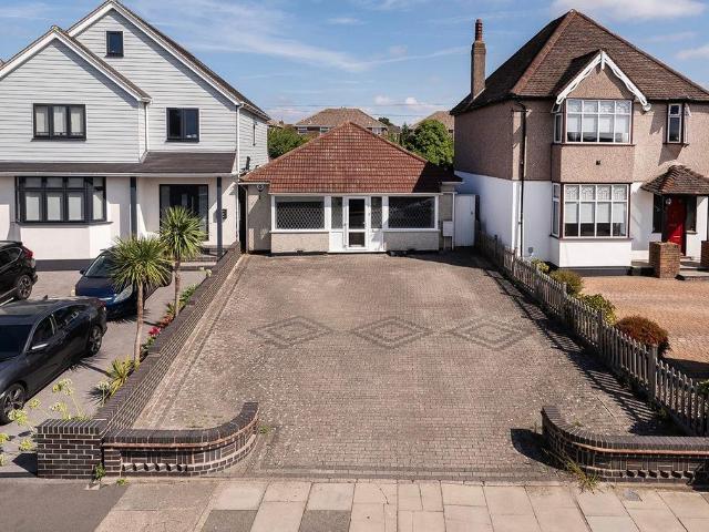Bungalow for sale in Blendon, Greater London