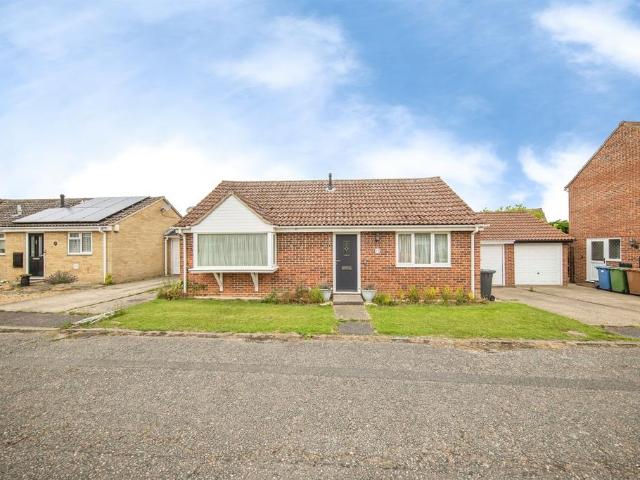 Bungalow for sale in Chelmondiston, Suffolk