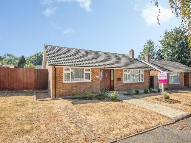 Bungalow for sale in Chelmondiston, Suffolk