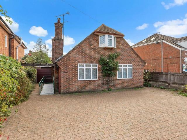 Bungalow for sale in Beaconsfield and Chepping Wye Community Board, Loudwater