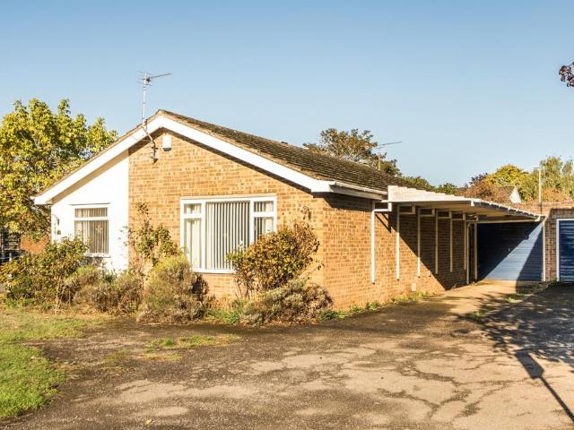 Bungalow for sale in Carterton, West Oxfordshire