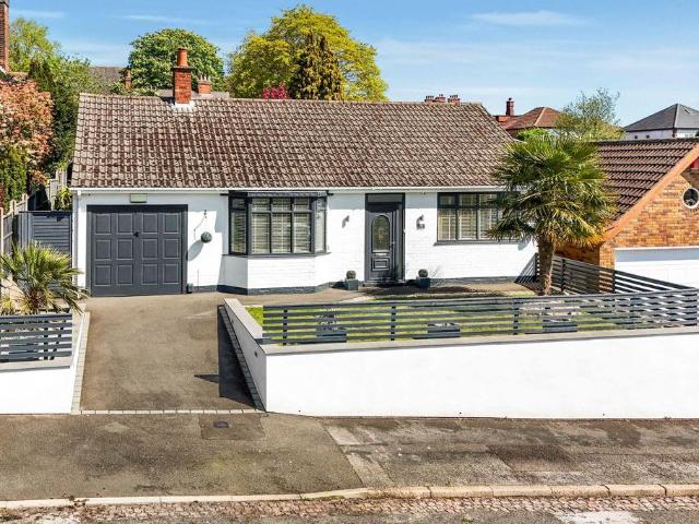 Bungalow for sale in Bakersfield, Haddon