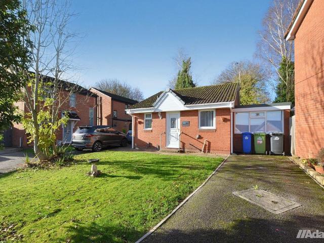 Bungalow for sale in Palacefields, Halton