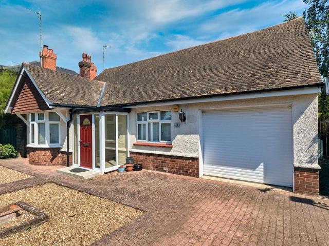 Bungalow for sale in Calverton End, Milton Keynes