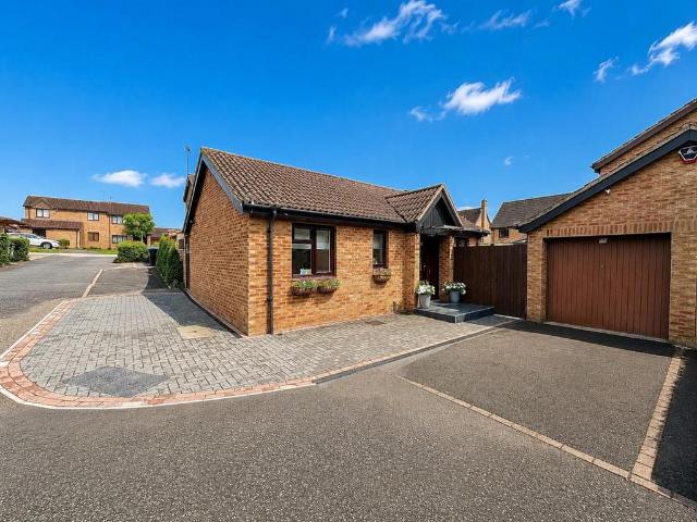 Bungalow for sale in East Hunsbury, Far Cotton