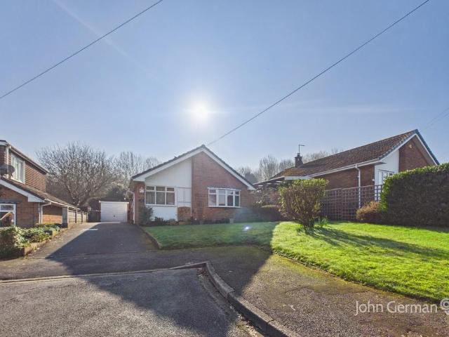 Bungalow for sale in Winshill, Beamhurst