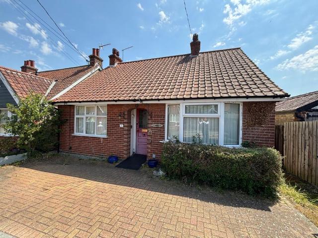 Bungalow for sale in Combs Ford, Bedingfield