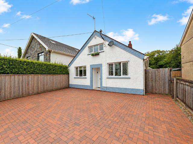 Bungalow for sale in Upper Loughor, Gorseinon