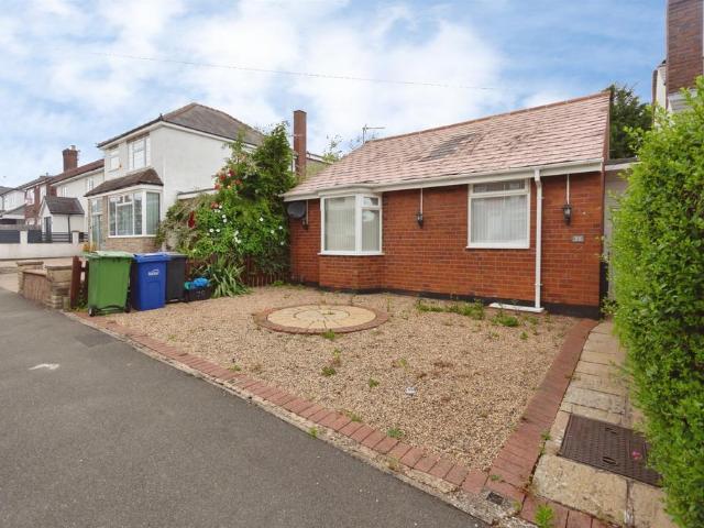 Bungalow for sale in Shell Corner, Halesowen