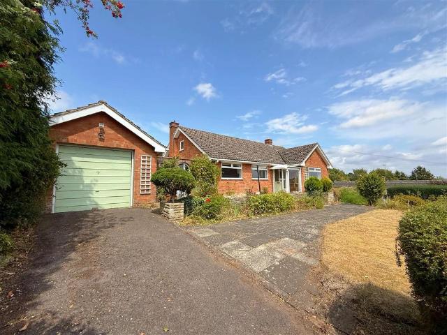 Bungalow for sale in Crookhill, Worcestershire