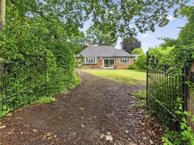 Bungalow for sale in Berry Hill, Potters Corner