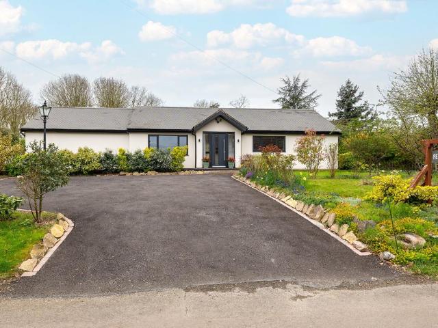 Bungalow for sale in Huntingdon, Cambridgeshire