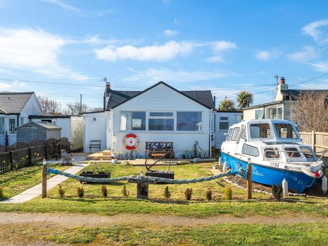 Bungalow for sale in Stokesby, Norfolk