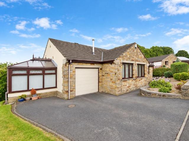 Bungalow for sale in Bogthorn, Bradford
