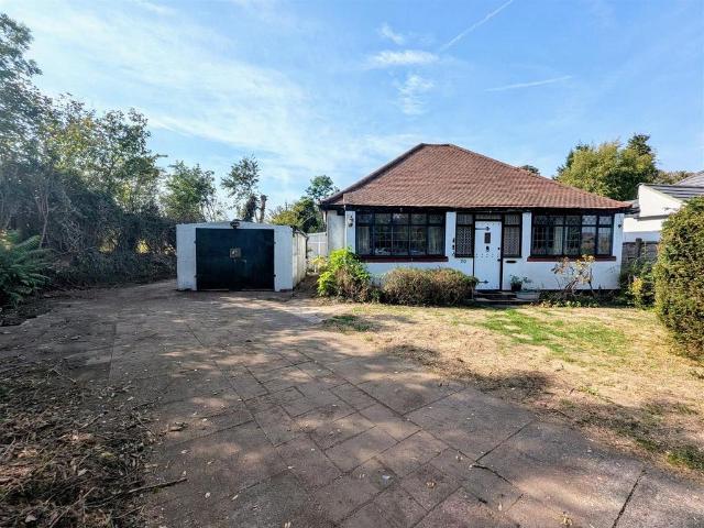 Bungalow for sale in Woodmansterne, Reigate and Banstead