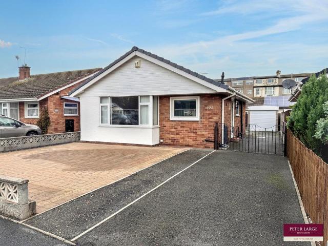 Bungalow for sale in Abergele, Pensarn